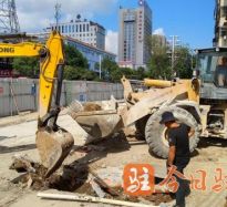 免费b的视频高温下的坚守｜道路建设者用汗水铺就畅通路